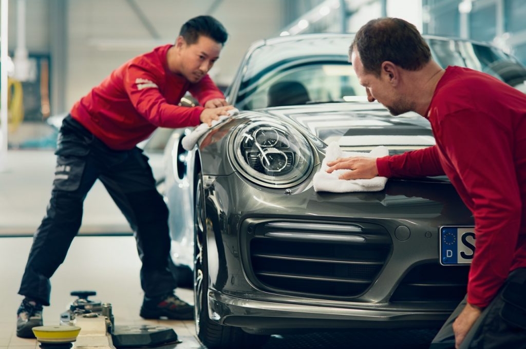 Porsche gia hạn bảo hành lên đến 15 năm tại Việt Nam